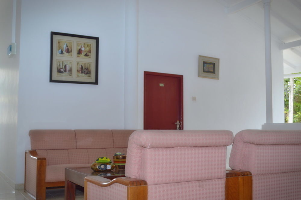 Hotel Empryean Катунаяка Экстерьер фото