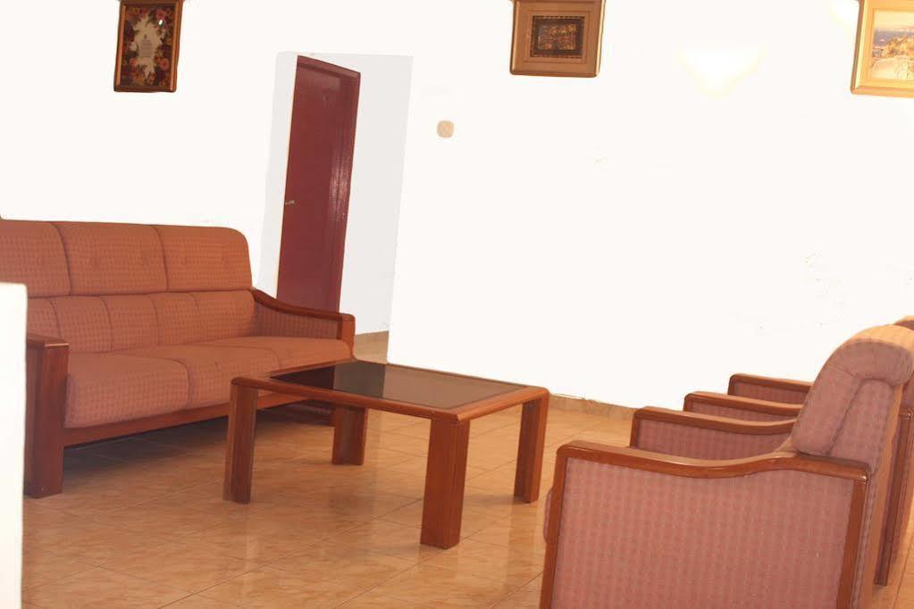 Hotel Empryean Катунаяка Экстерьер фото