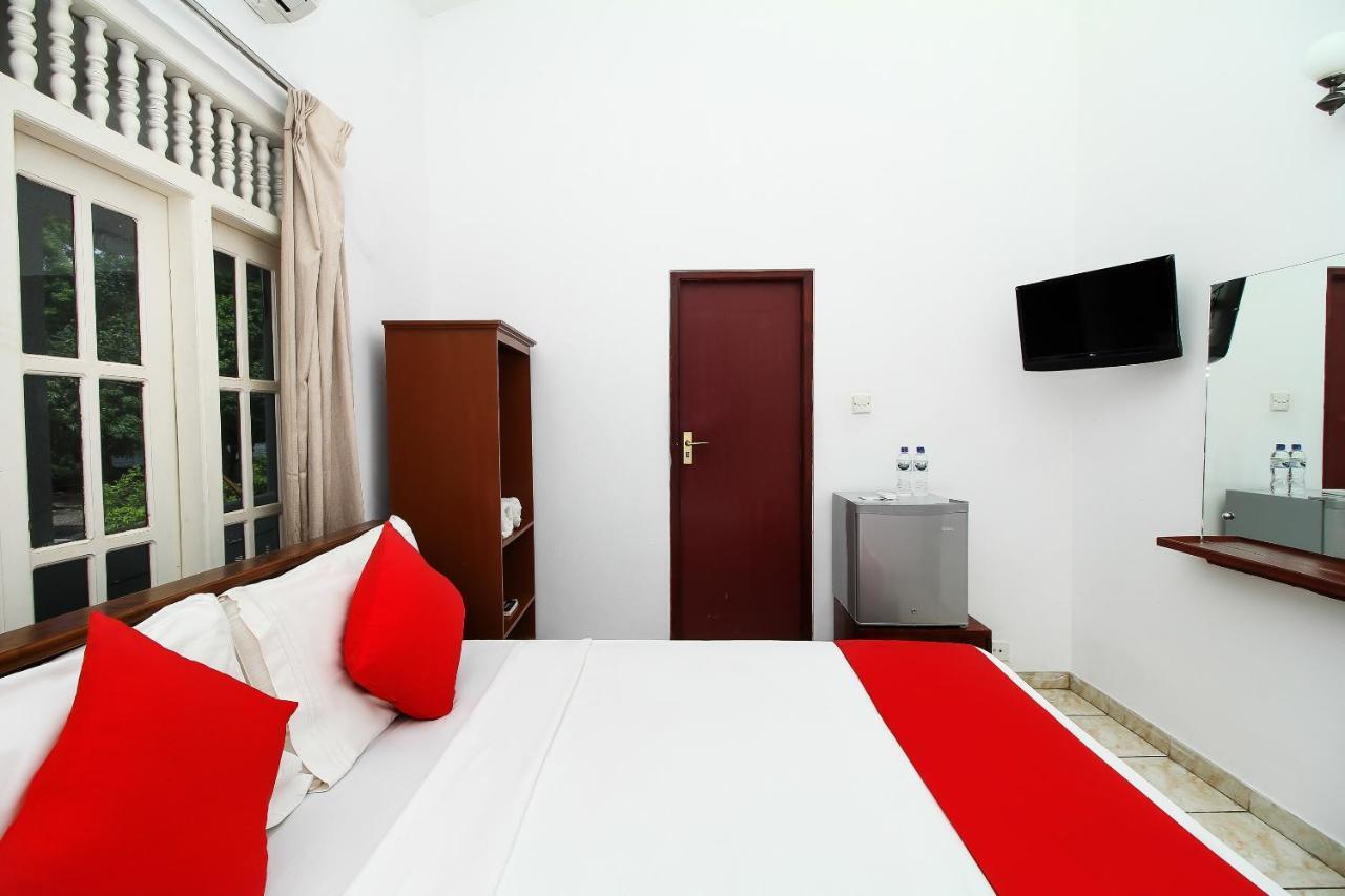 Hotel Empryean Катунаяка Экстерьер фото