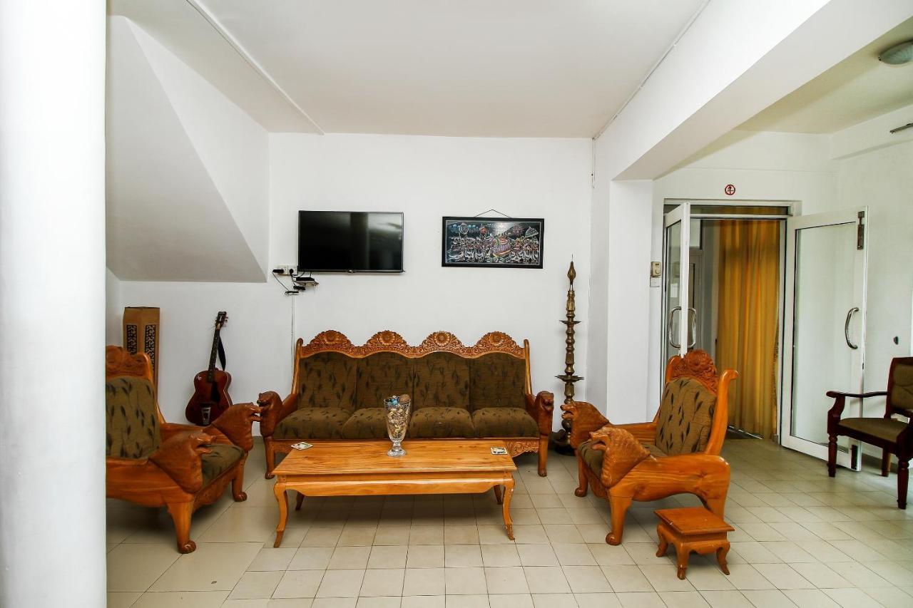 Hotel Empryean Катунаяка Экстерьер фото