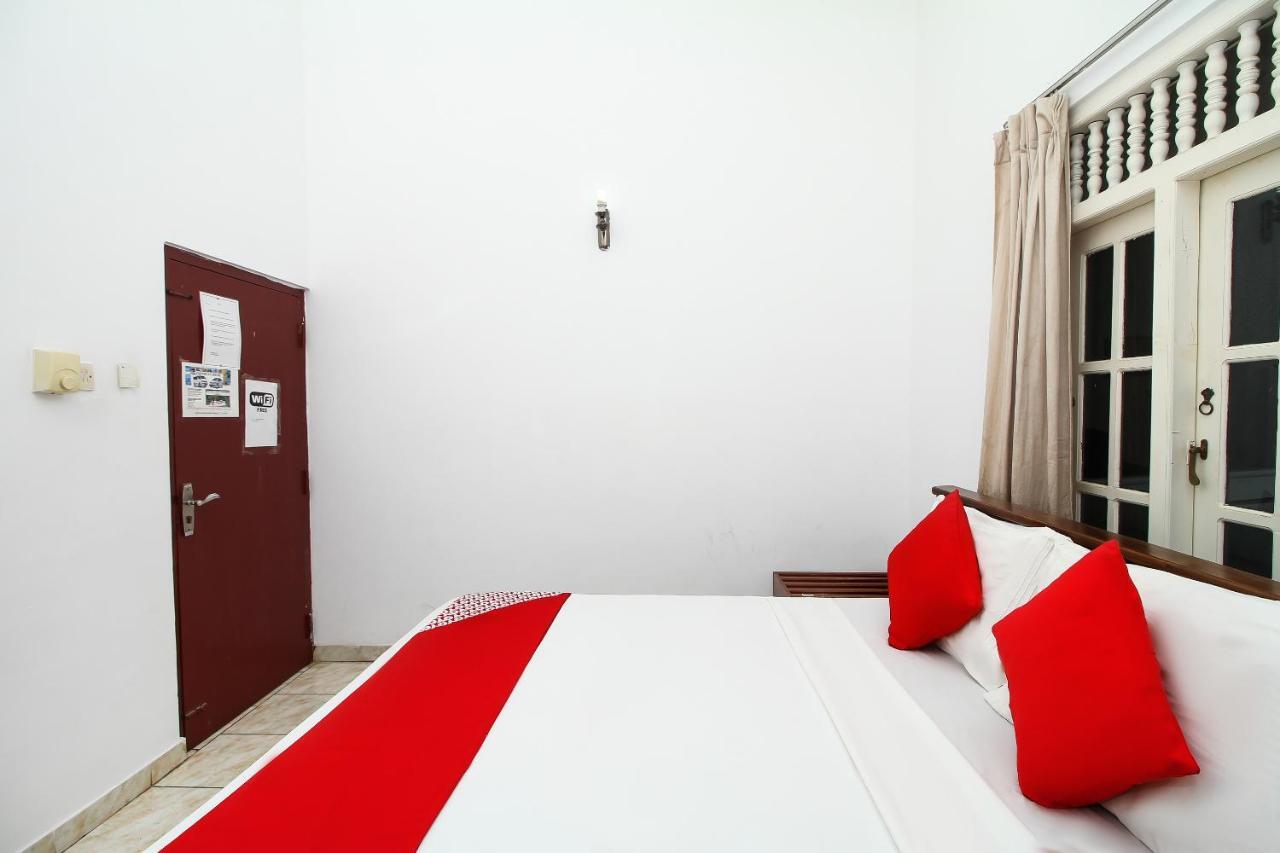Hotel Empryean Катунаяка Экстерьер фото