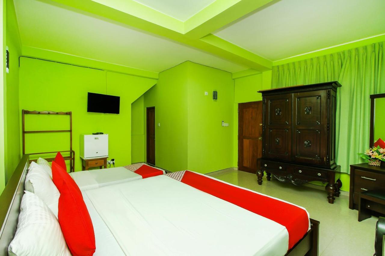 Hotel Empryean Катунаяка Экстерьер фото