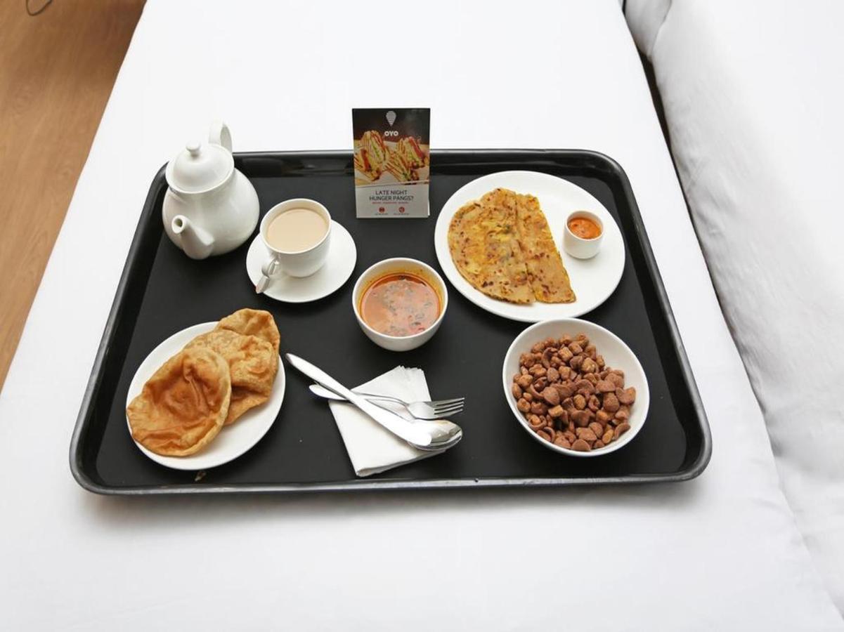 Hotel Empryean Катунаяка Экстерьер фото